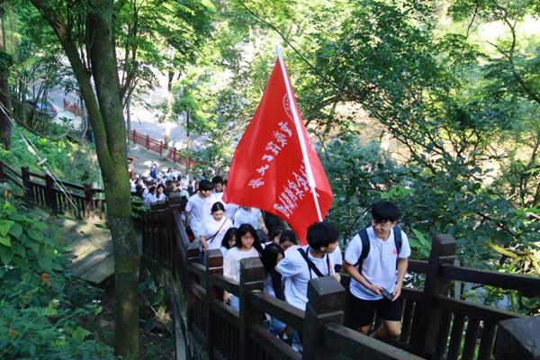 孟钰给安欣喝奶茶，她最后变坏了吗？
